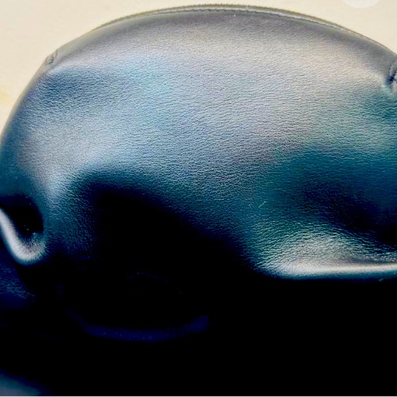 Chloe - Picture 3 of 3